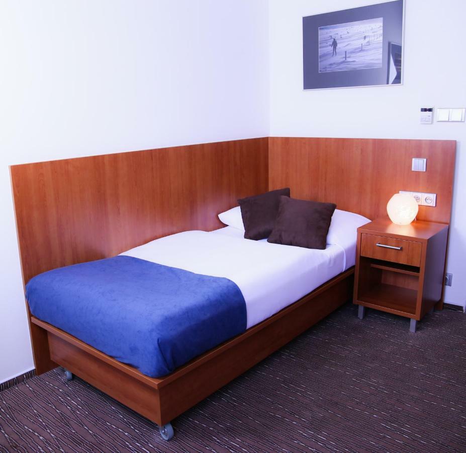 Academic Hotel & Congress Centre Розтоки Экстерьер фото