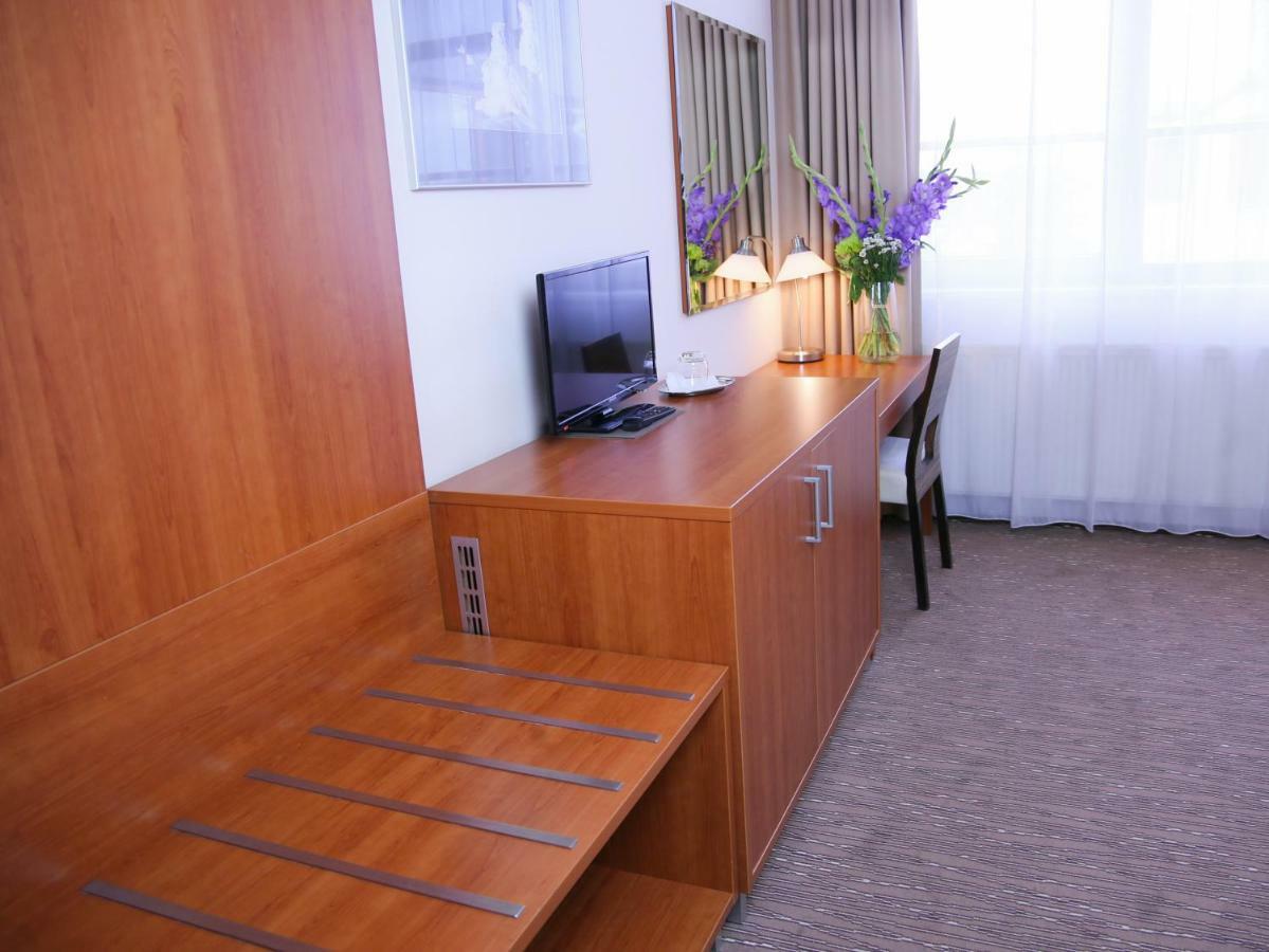Academic Hotel & Congress Centre Розтоки Экстерьер фото