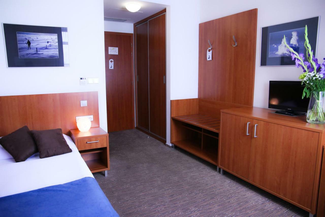Academic Hotel & Congress Centre Розтоки Экстерьер фото