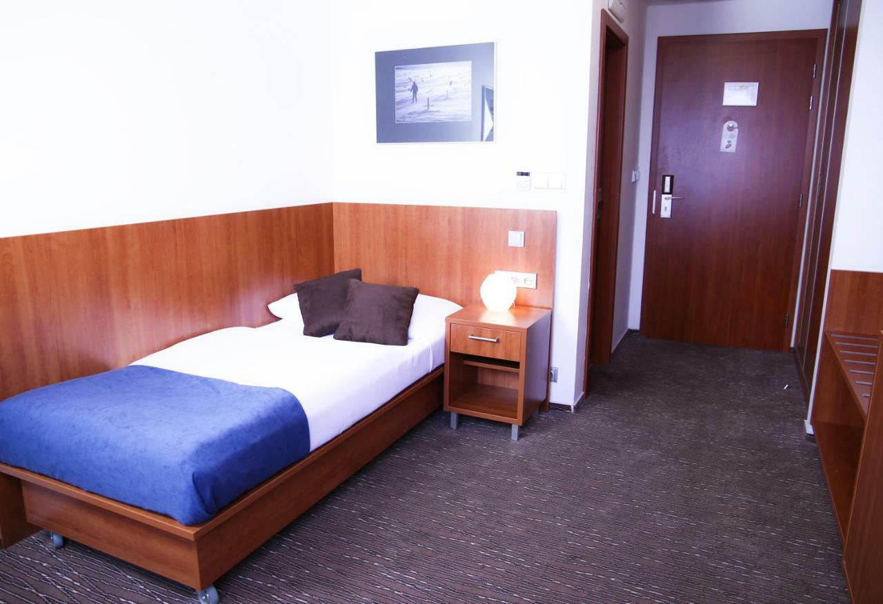 Academic Hotel & Congress Centre Розтоки Экстерьер фото