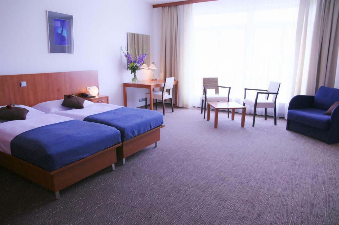 Academic Hotel & Congress Centre Розтоки Экстерьер фото