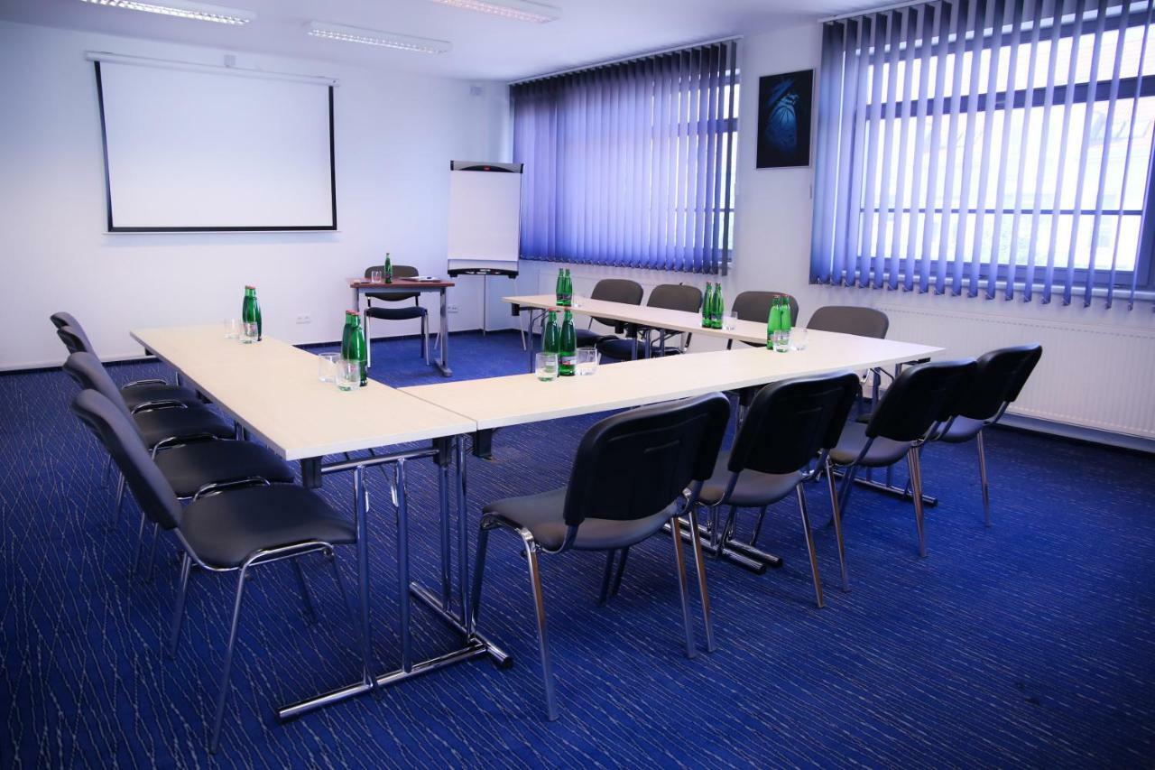 Academic Hotel & Congress Centre Розтоки Экстерьер фото